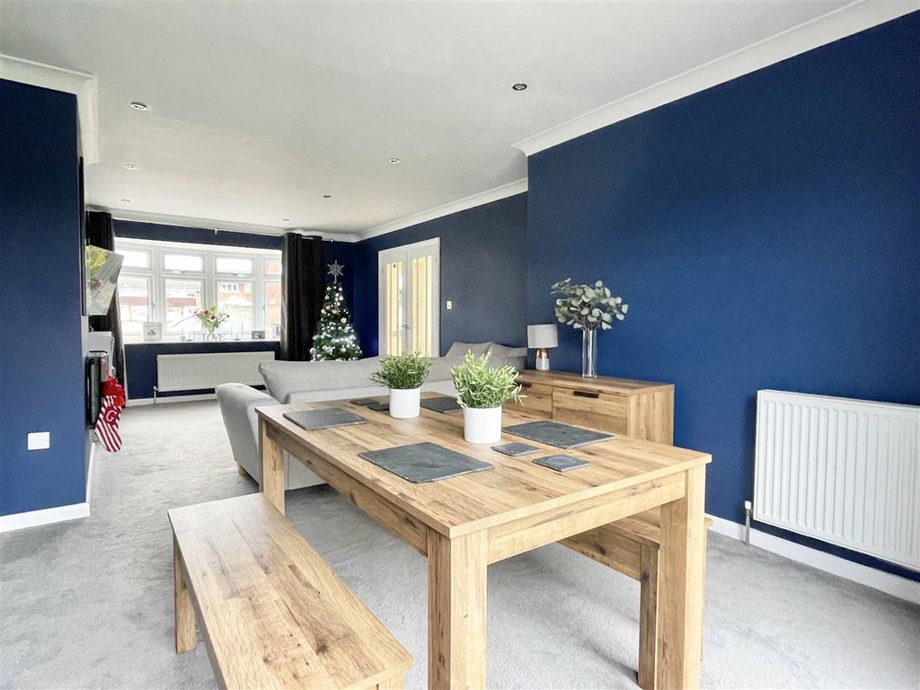 Property photo 2 of 25 Dr1.Jpg