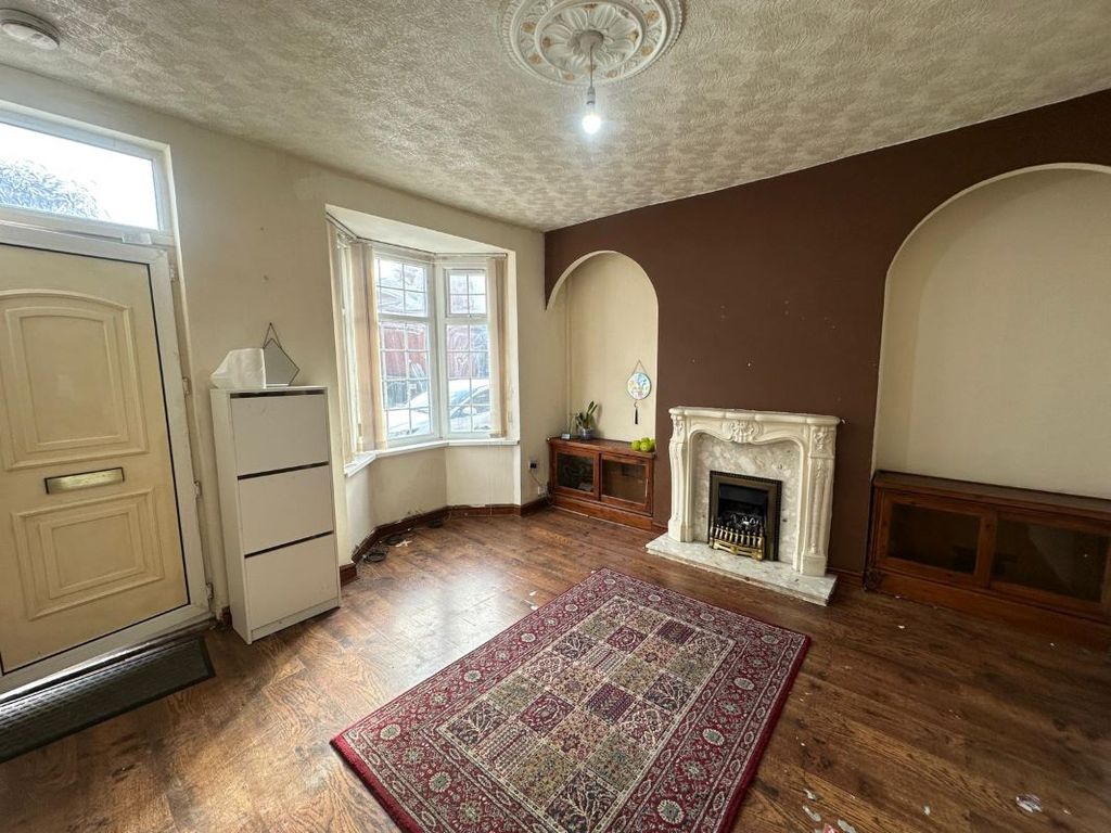 Property photo 2 of 17