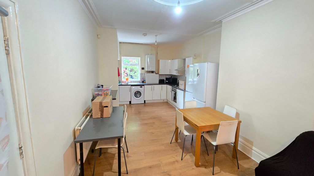 Property photo 2 of 50