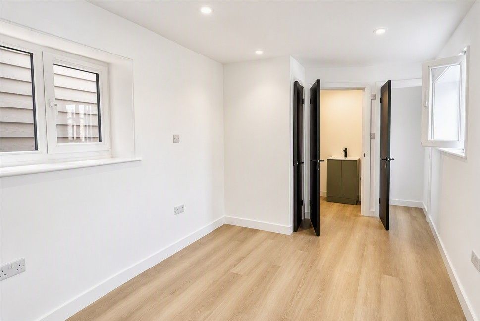 Property photo 3 of 3