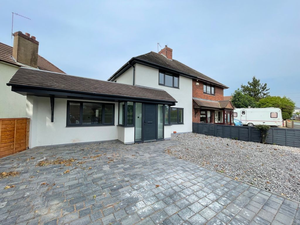 Property photo 1 of 12 External