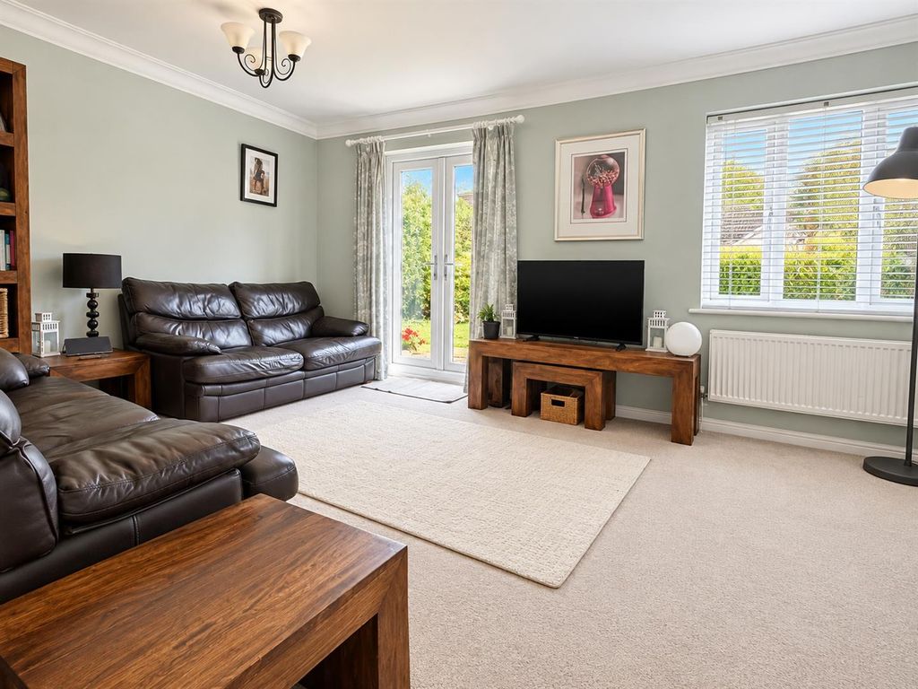 Property photo 2 of 11 4.Png