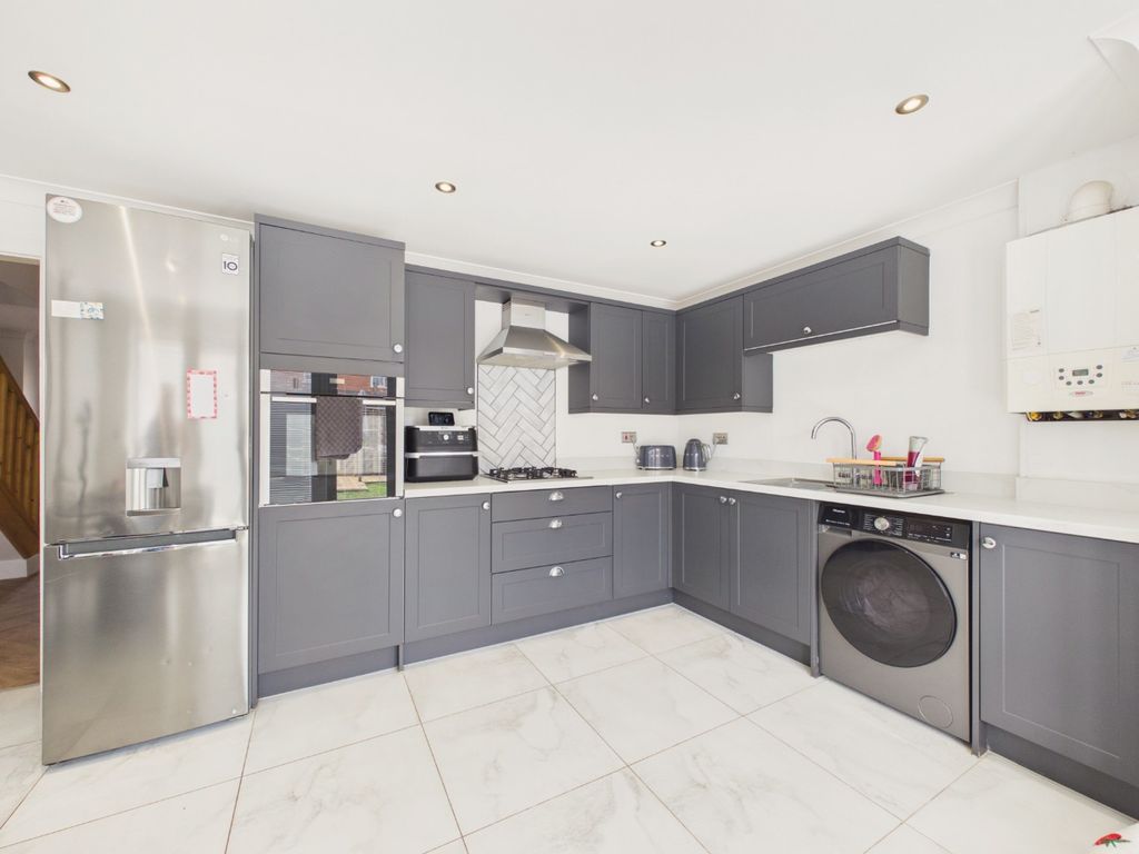 Property photo 2 of 14 4897946
