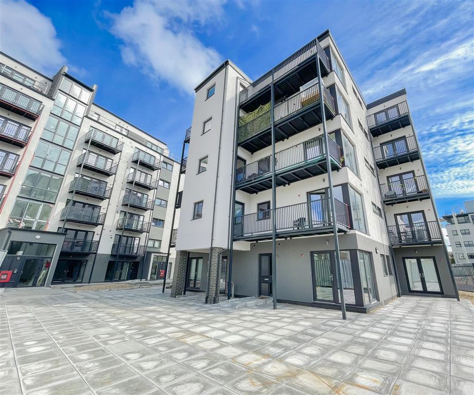 Property photo 1 of 11 Martin Court