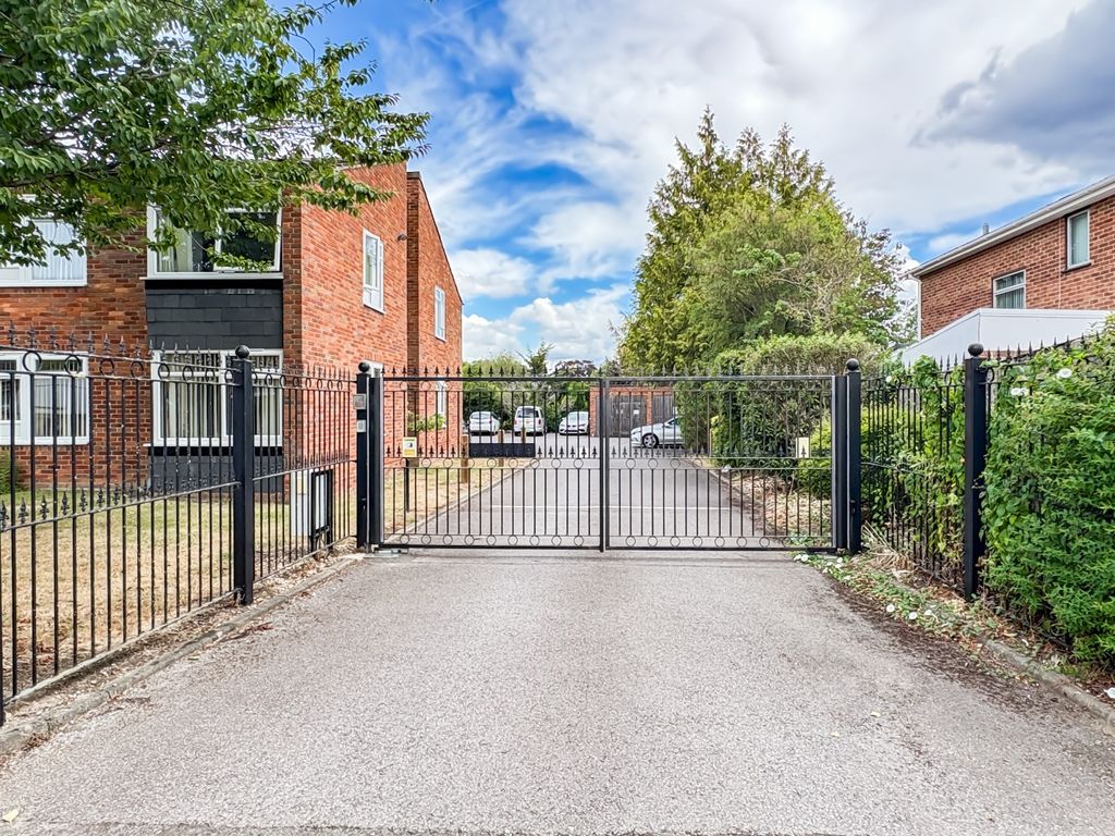 Property photo 1 of 16 4379130