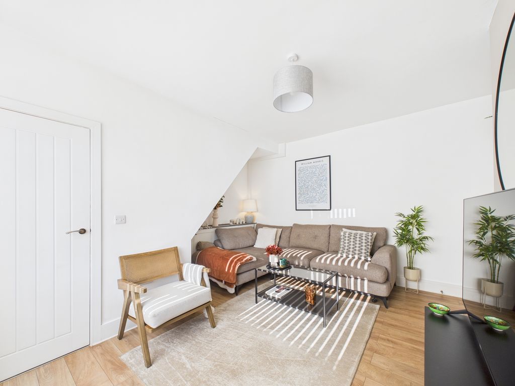 Property photo 2 of 35