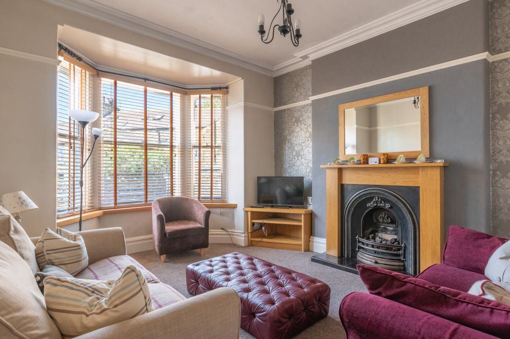 Property photo 2 of 20 Living Room