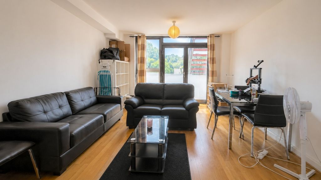 Property photo 2 of 11