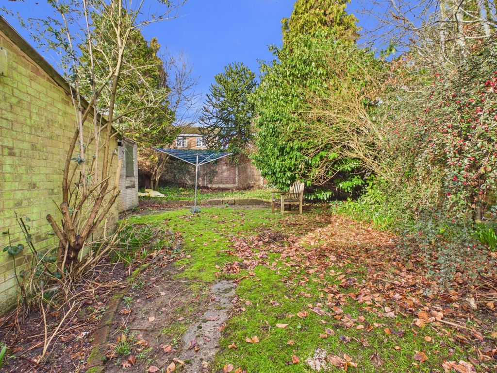 Property photo 3 of 9 Garden