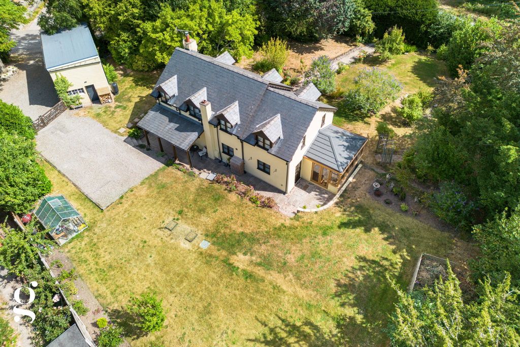 Property photo 3 of 51