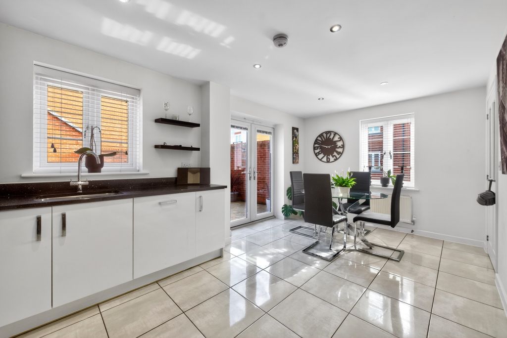 Property photo 2 of 21