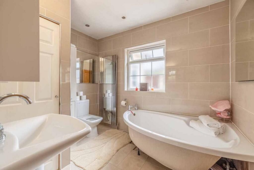Additional image 9 of 7 bed detached bungalow for saleBangors Road North, Iver SL0