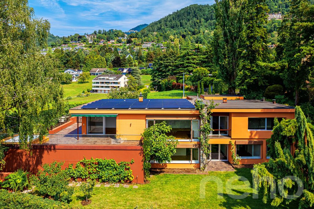 Property photo 1 of 12