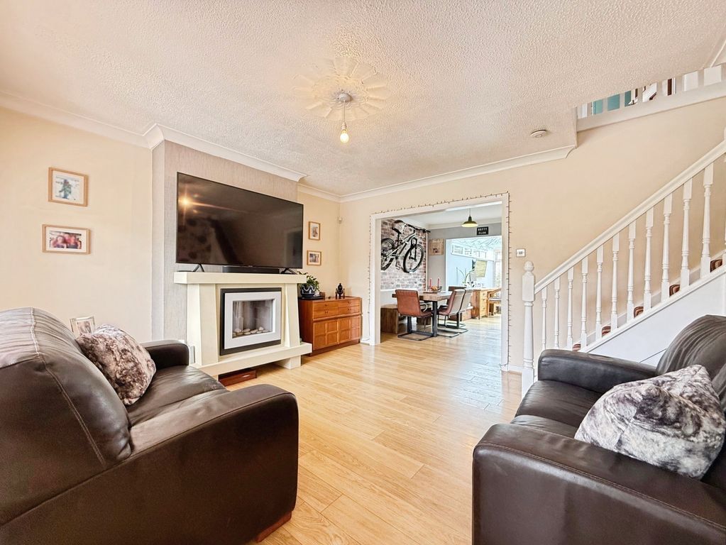 Property photo 2 of 21