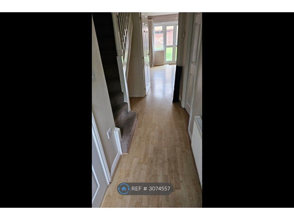 Property photo 3 of 15 Hall