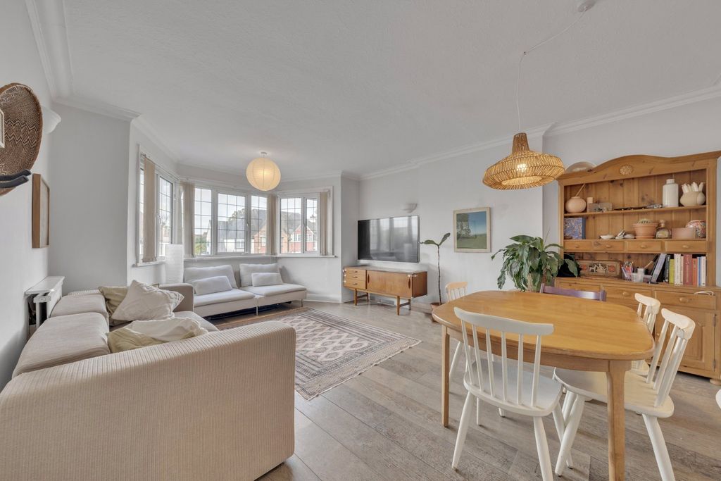 Property photo 2 of 14 Picture No. 13