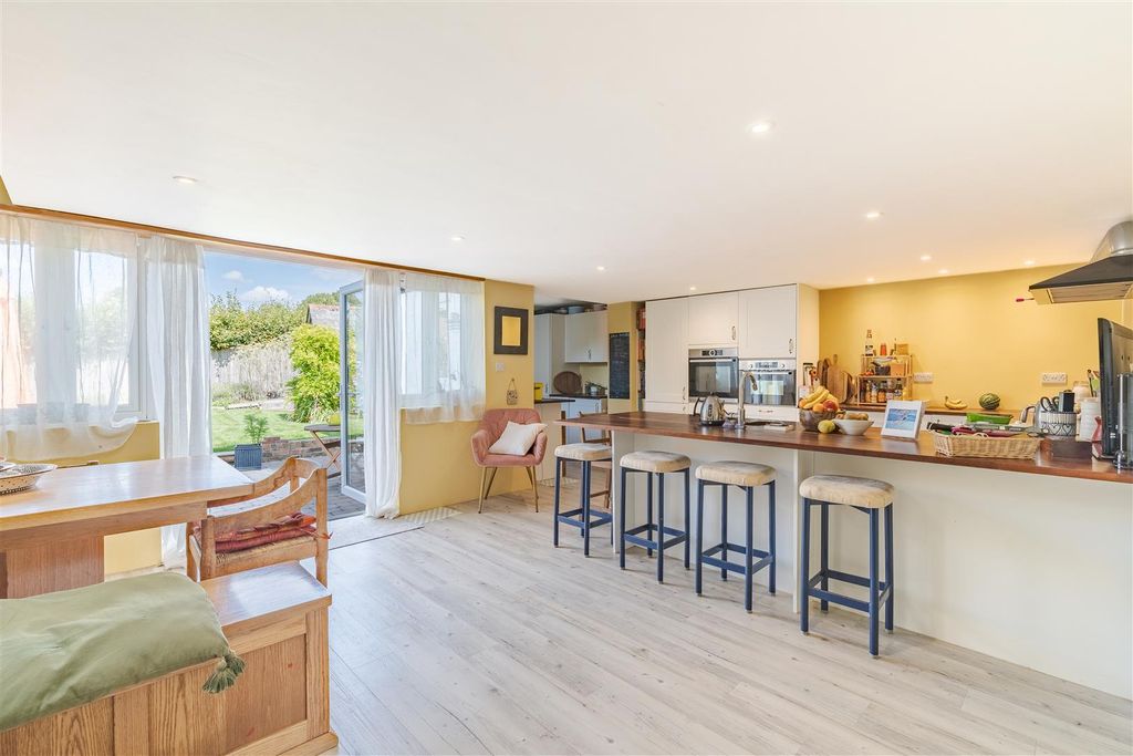 Property photo 2 of 41 Kitchen/Breakfast Room