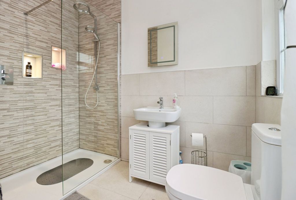 Additional image 13 of 4 bed semi-detached house for saleKingsley Avenue, Kettering NN16
