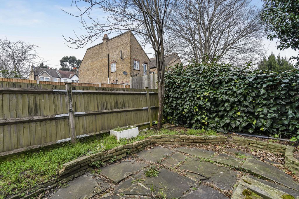 Property photo 3 of 9