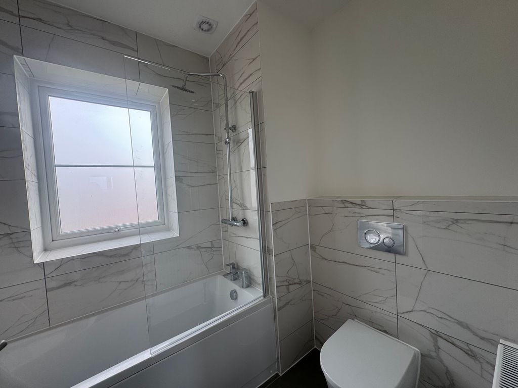 Property photo 3 of 4 Bathroom