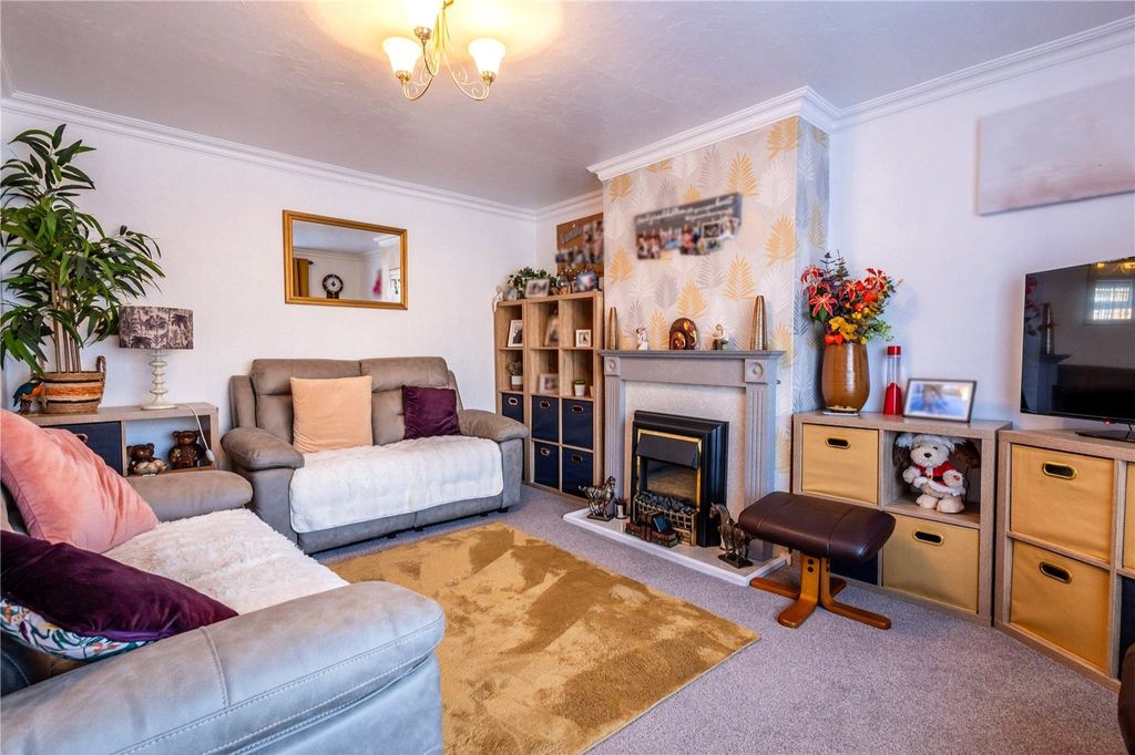 Property photo 2 of 34 Picture No. 91