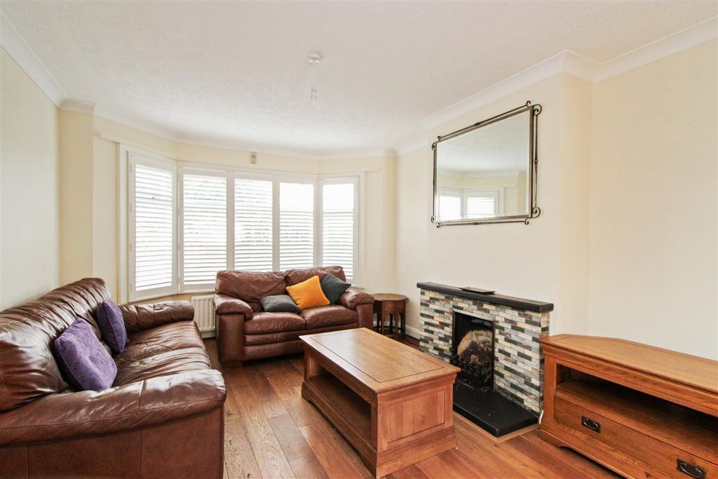 Property photo 2 of 16 Img_3933-04672198.Jpg