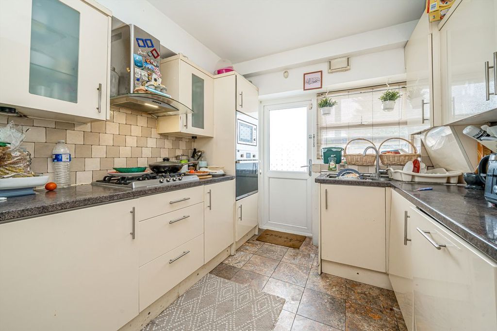 Property photo 3 of 7