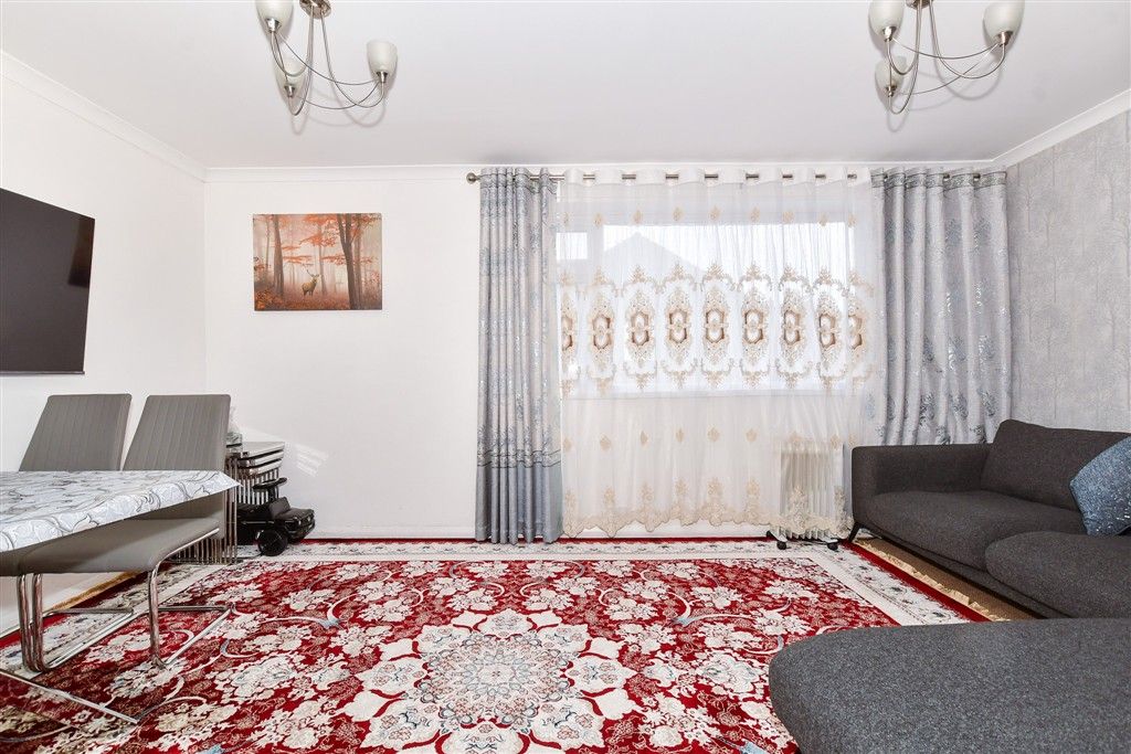 Property photo 3 of 7 Lounge/Diner