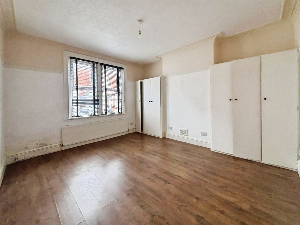 Property photo 3 of 12 5304532