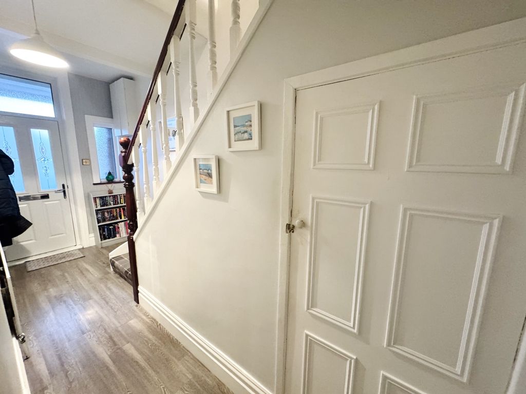 Property photo 2 of 16 Img_2018