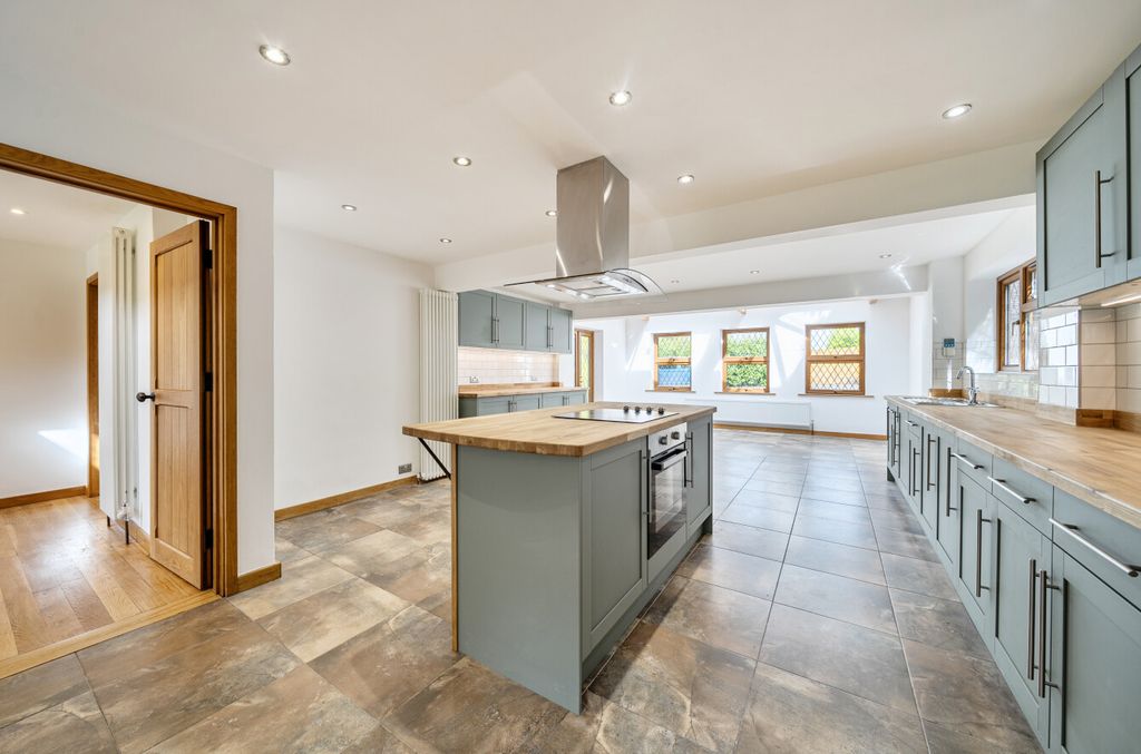 Property photo 2 of 24 1457658-6-6A0c5Ed...