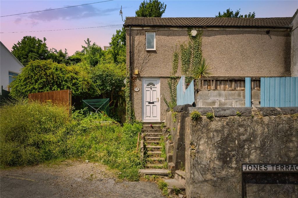 Property photo 2 of 18 Picture No. 24