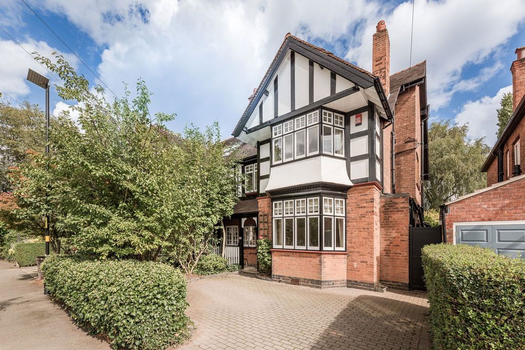 Property photo 1 of 62