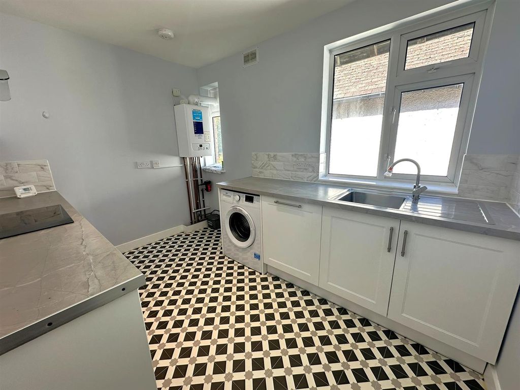 Property photo 3 of 10 5.Jpeg