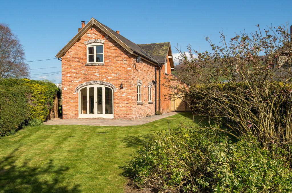 Property photo 2 of 19 1440924-36-69d697...