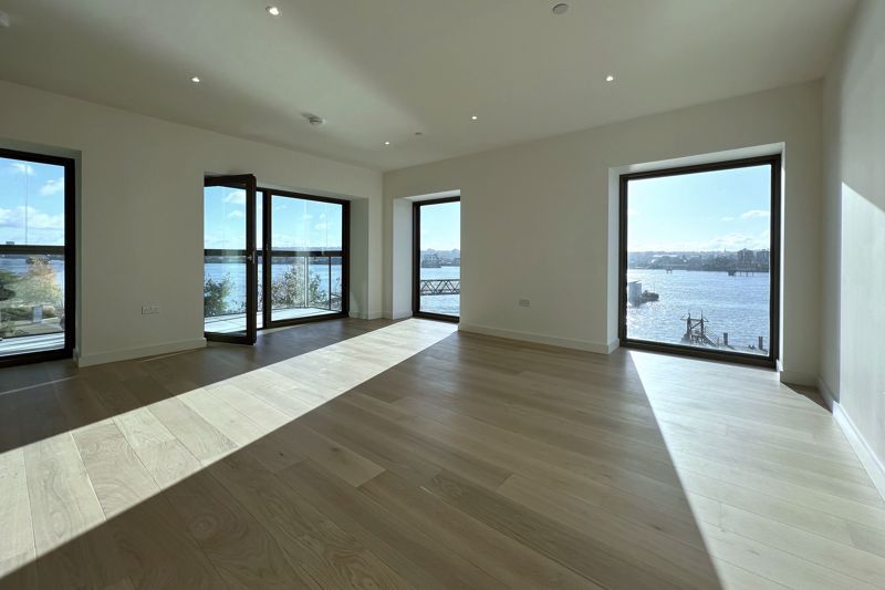 Property photo 1 of 13 Photo 9