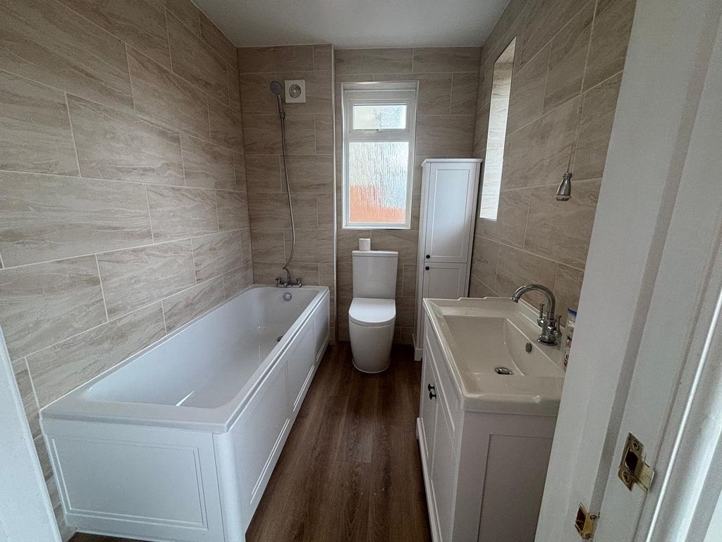 Property photo 3 of 12 Picture No. 04