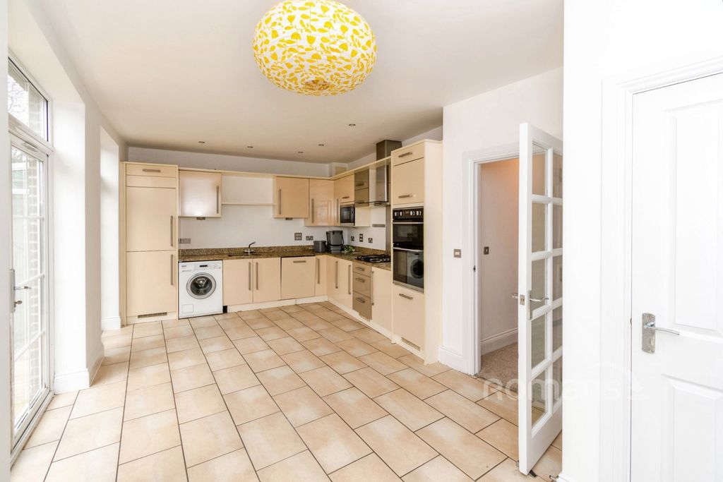 Property photo 2 of 20 Pbox-Img.Jpg