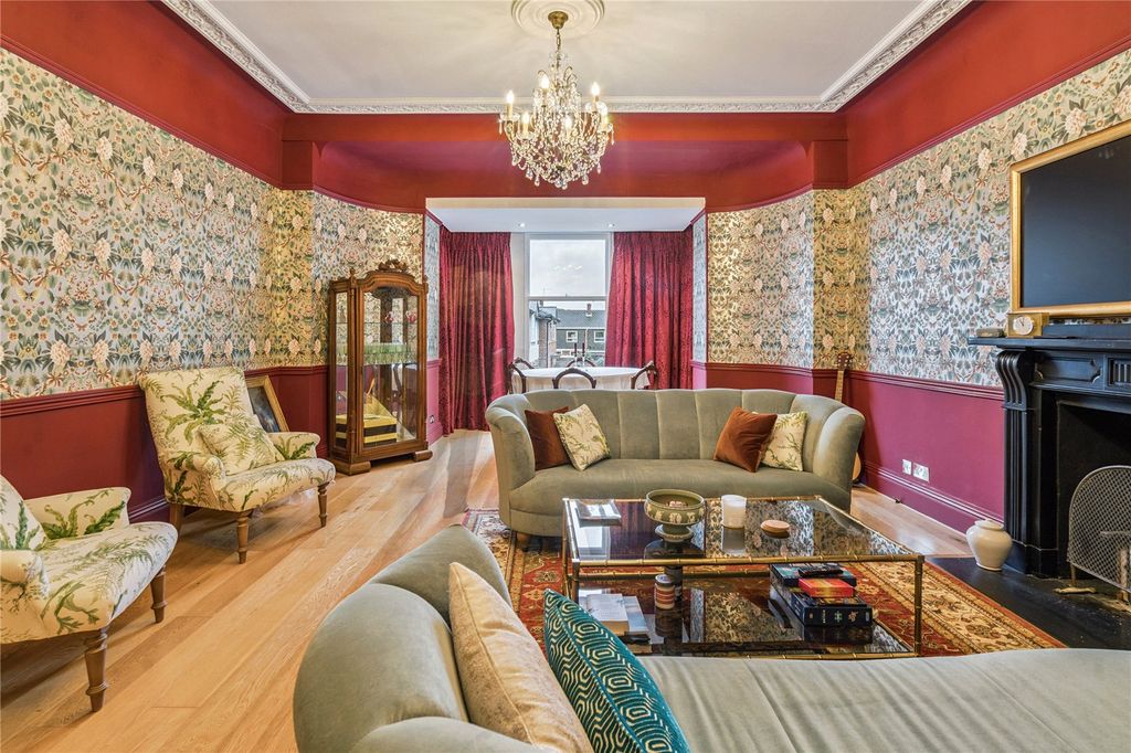 Property photo 2 of 13 Sitting Room