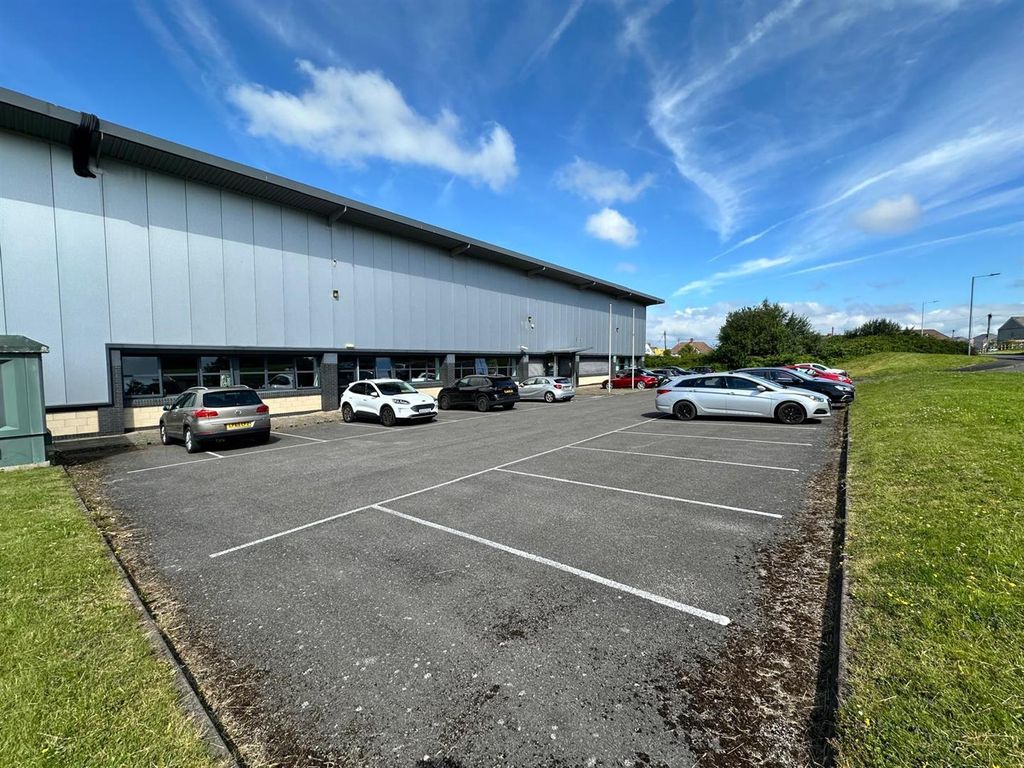 Property photo 2 of 10 Car Park
