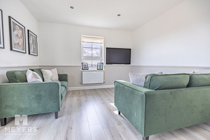 Property photo 2 of 8 Lounge