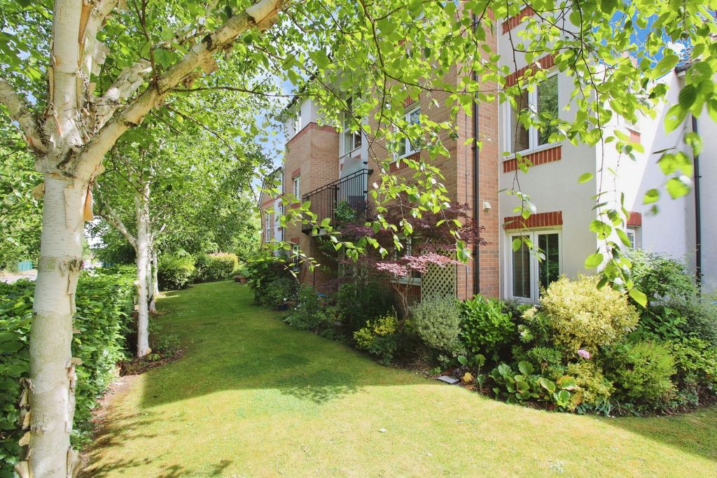 Property photo 1 of 12