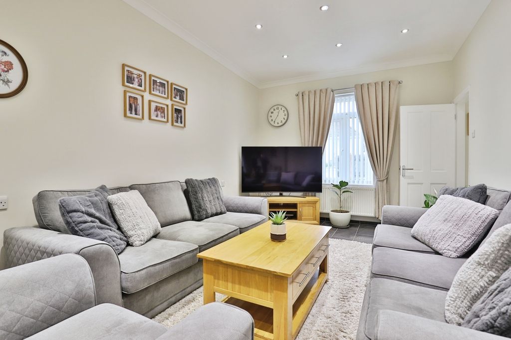 Property photo 2 of 20 Photo