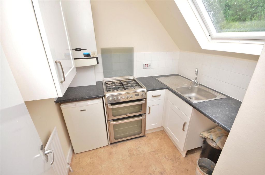 Property photo 1 of 6 Kitchen