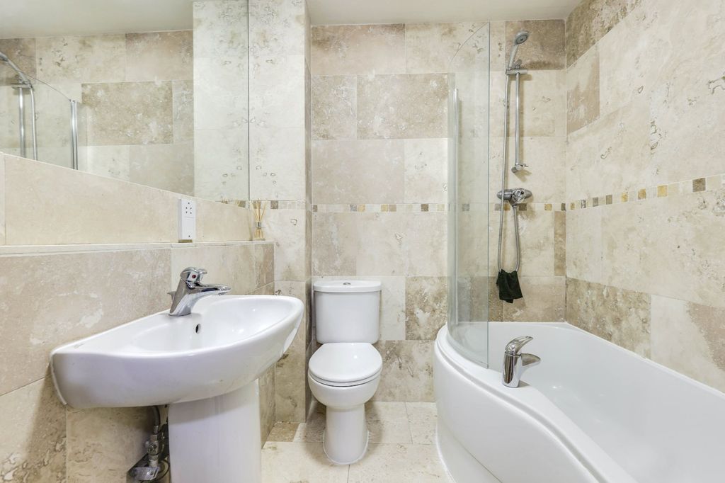 Additional image 7 of 2 bed flat for saleMeadow Road, Apperley Bridge, Bradford, West Yorkshire BD10