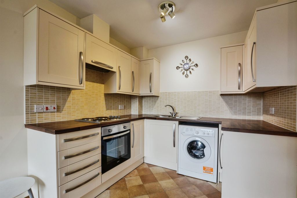 Property photo 3 of 12