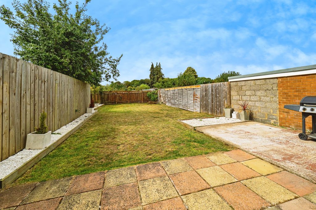 Property photo 2 of 23