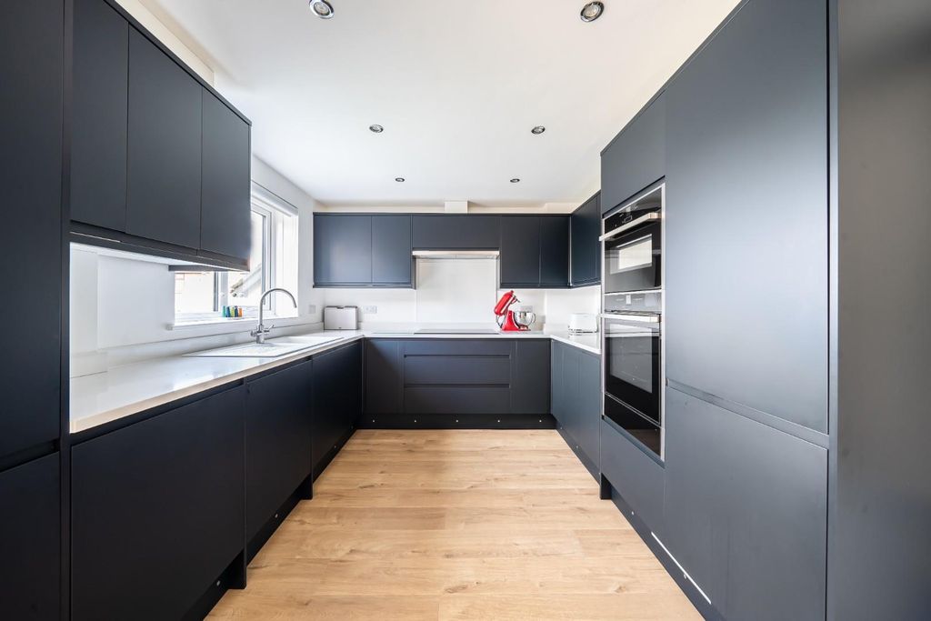 Property photo 2 of 18 1371006-9-68F773Ba8B8Db.Jpg