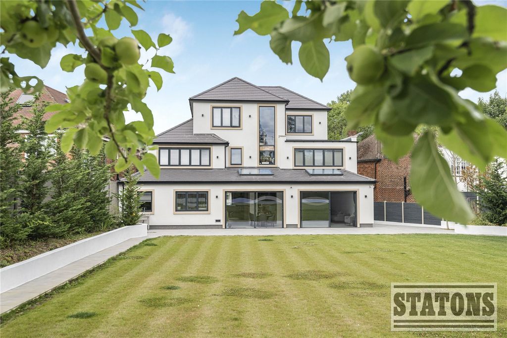 Property photo 1 of 31 Picture No. 23