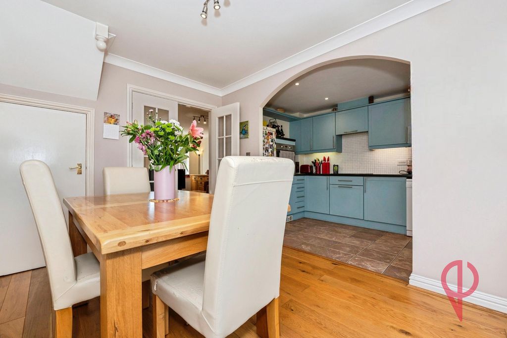 Property photo 3 of 21